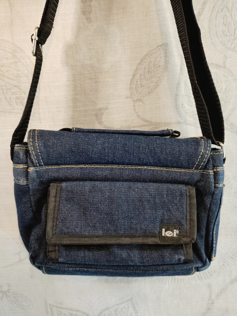 lei Vintage Dark Blue Denim Crossbody Bag with Colorful Floral Patches